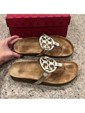 Tory Burch
Miller Cloud Metallic Leather Thong Sandals